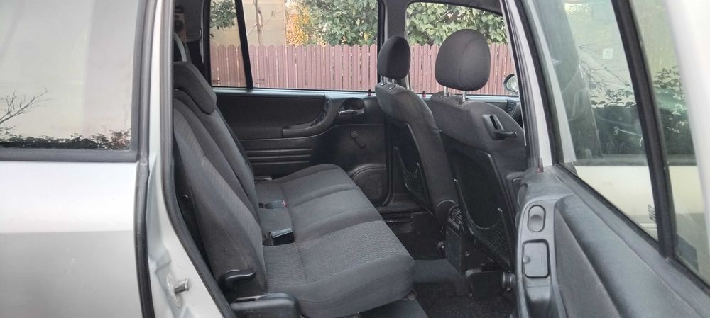 Opel. Zafira. 7 locuri.
