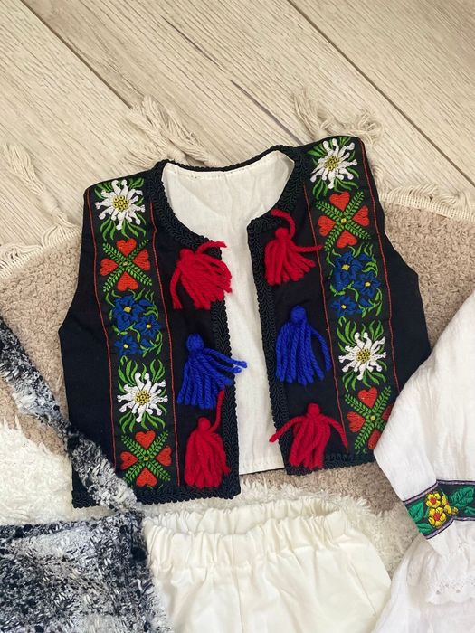 Costumaș tradițional 3-8 luni