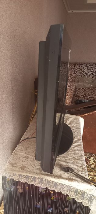 Televizor sotiladi