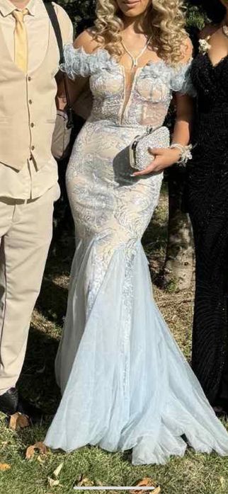 Рокля. Обличана за 2 часа нова отговаря на размер С.