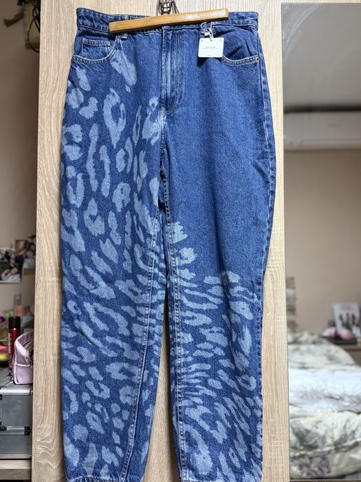 Нови дънки bershka mom с висока талия, уникални леопард     с