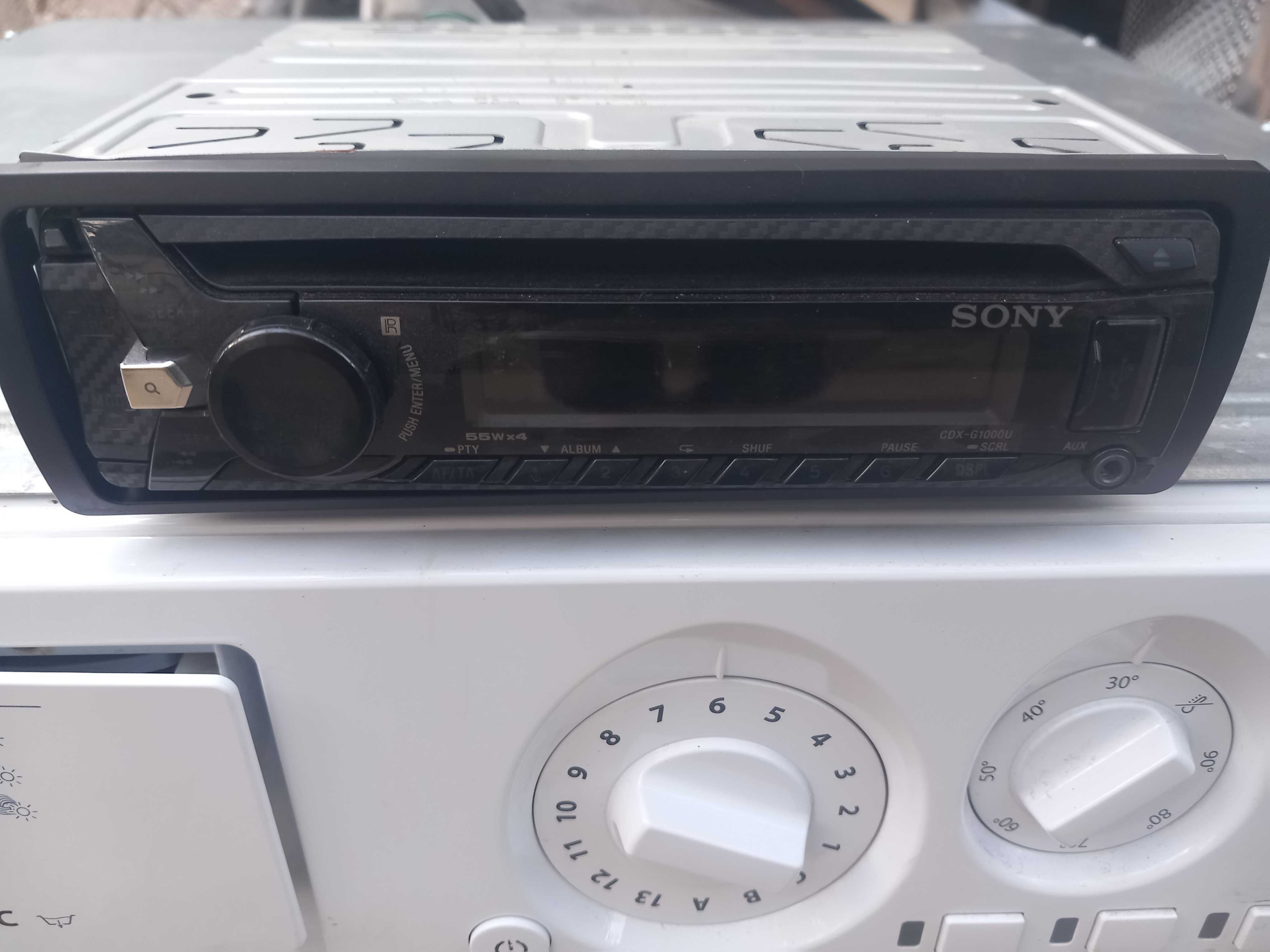 Радио за кола Sony CDX-G1000U.EUR, 4x52W, USB, AUX, Субуфер изход