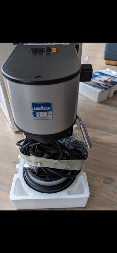 Кафе машина Lavazza Blue Lb800 нова