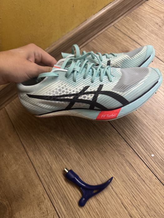 Asics / шпайкове за лека атлетика