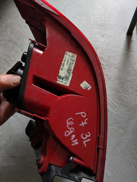 Ляв външен стоп Passat 7