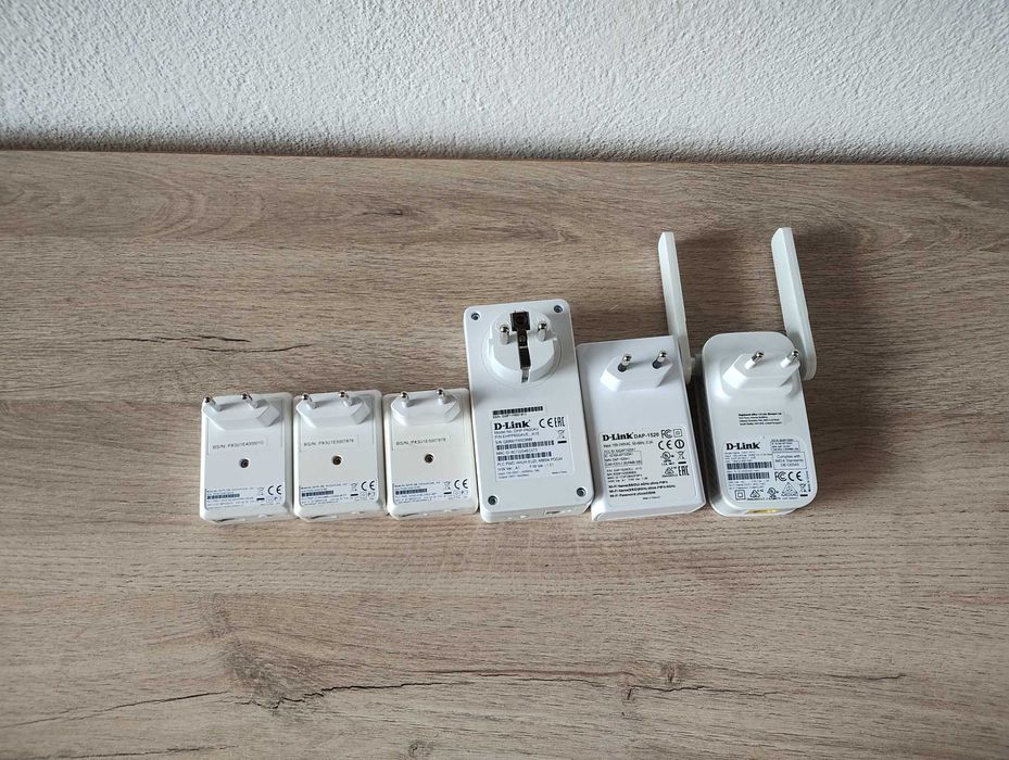 Комплект 6 броя D-link power line и wi-fi repeater