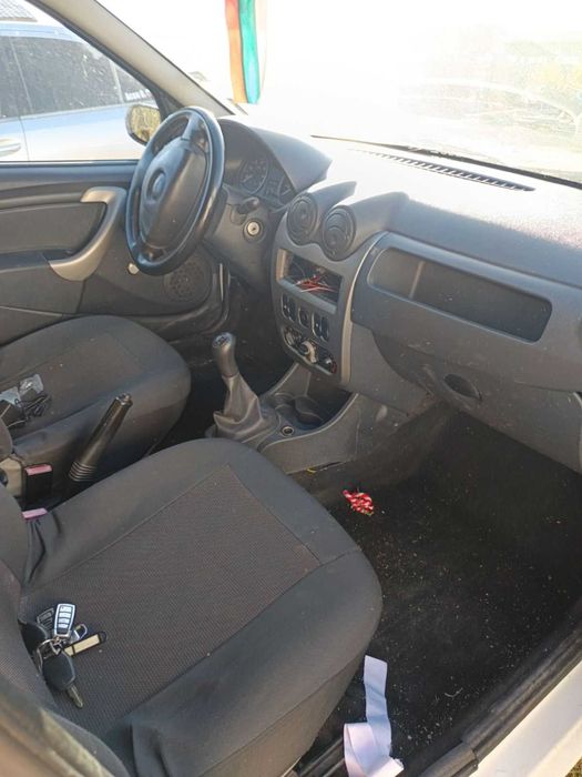 Дачия Логан 2012 на части