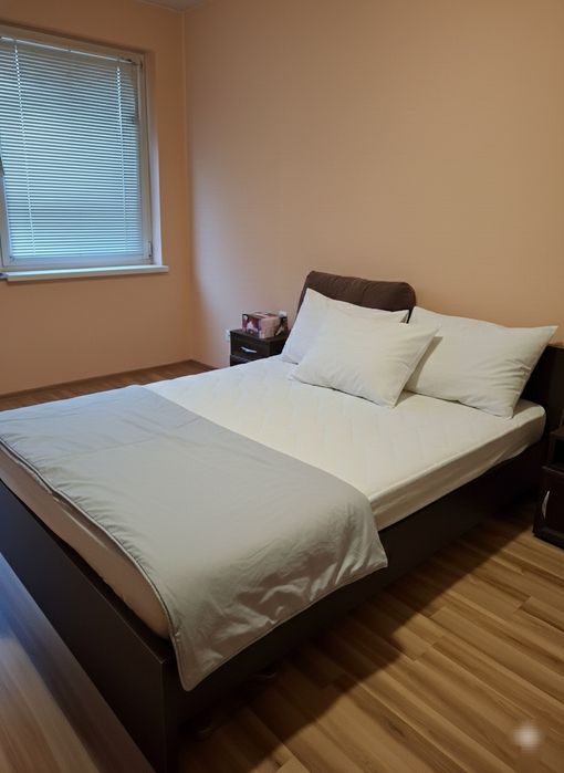 Продавам легло/гардероб