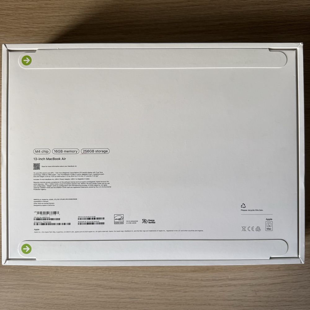НЕРАЗПЕЧАТАН! MacBook Air M4 13” | 16GB RAM | 256GB SSD | Starlight