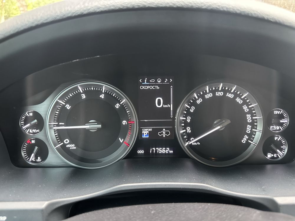 Toyota Land Crusier 200