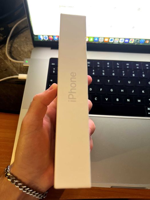 iPhone 17 Pro 256GB Silver Неотварян, Бартер за Pro Max