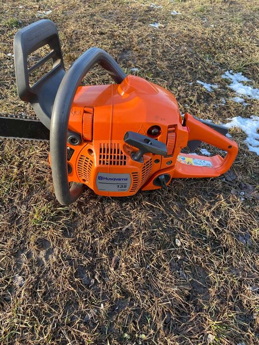 Vând drujbă husqvarna 135