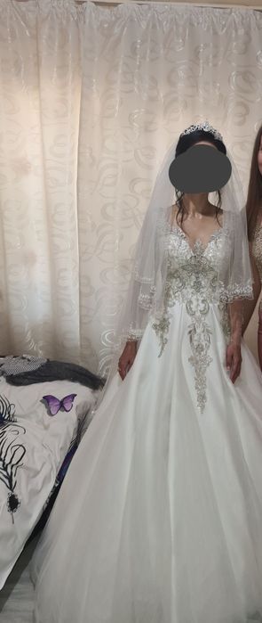 Rochie de mireasa! În stare perfecta.