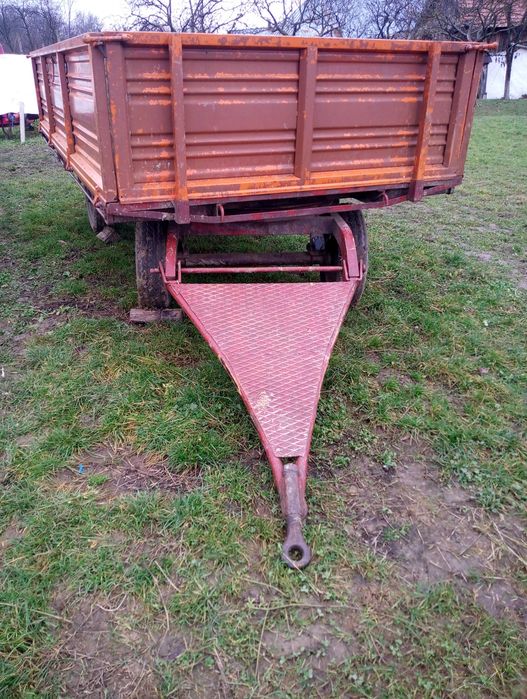 Vând remorcă pentru tractor.
