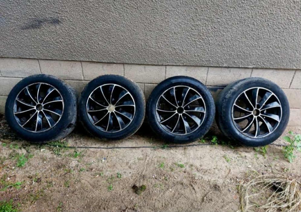 Продавам гуми с джанти з