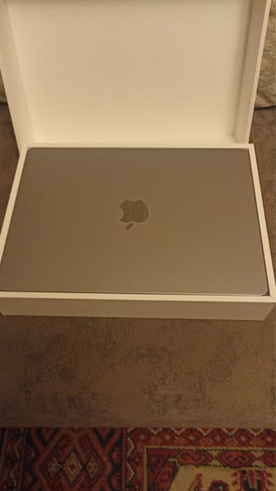 Продам macbook air 256 gb