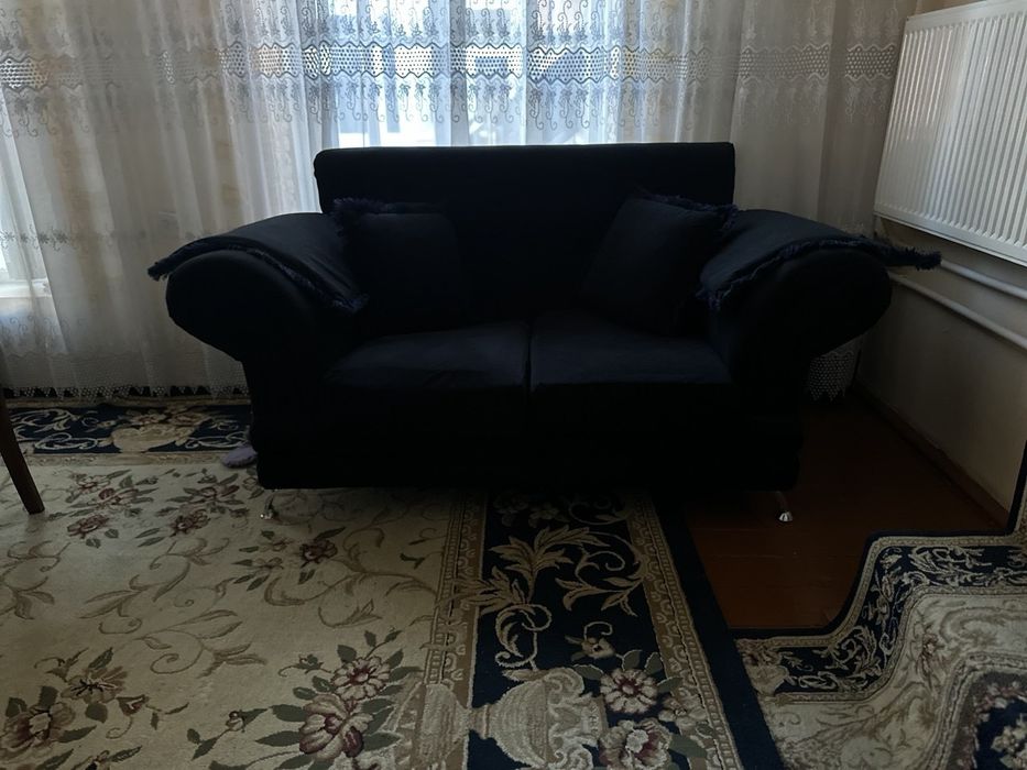 Продается мягкая мебель для гостиной.