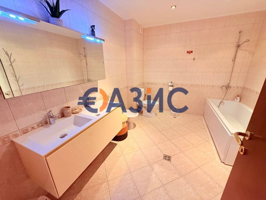 Продава се Четиристаен апартамент в Свети Влас - 205 кв.м за 896 €/кв.м - Снимка #11
