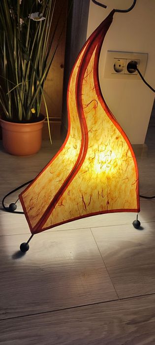 Lampa de podea, model unic