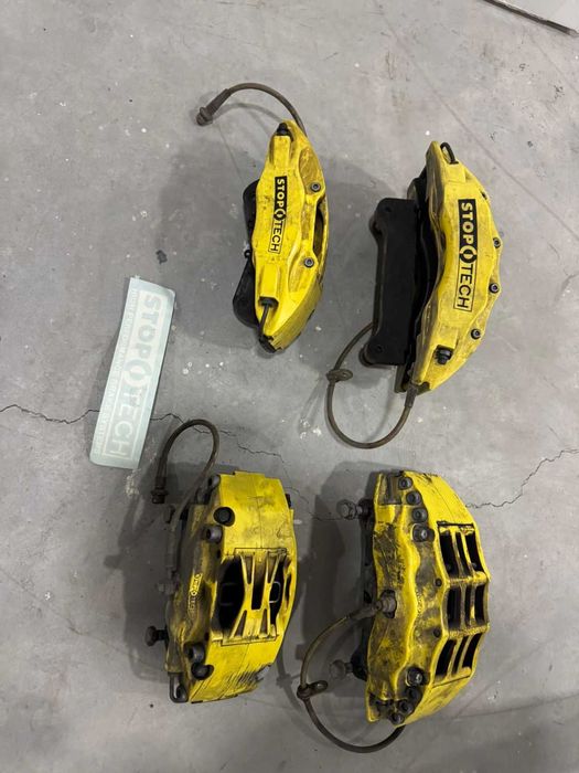 Набор тормозных суппортов stoptech