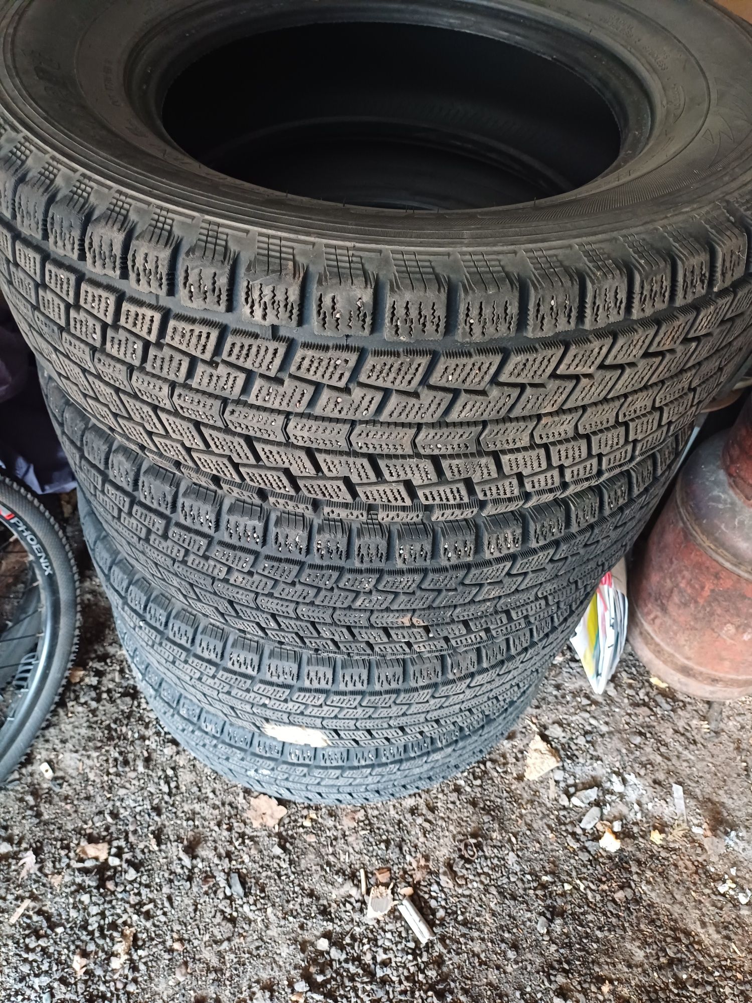 Легковые шины Hankook в отличном состоянии