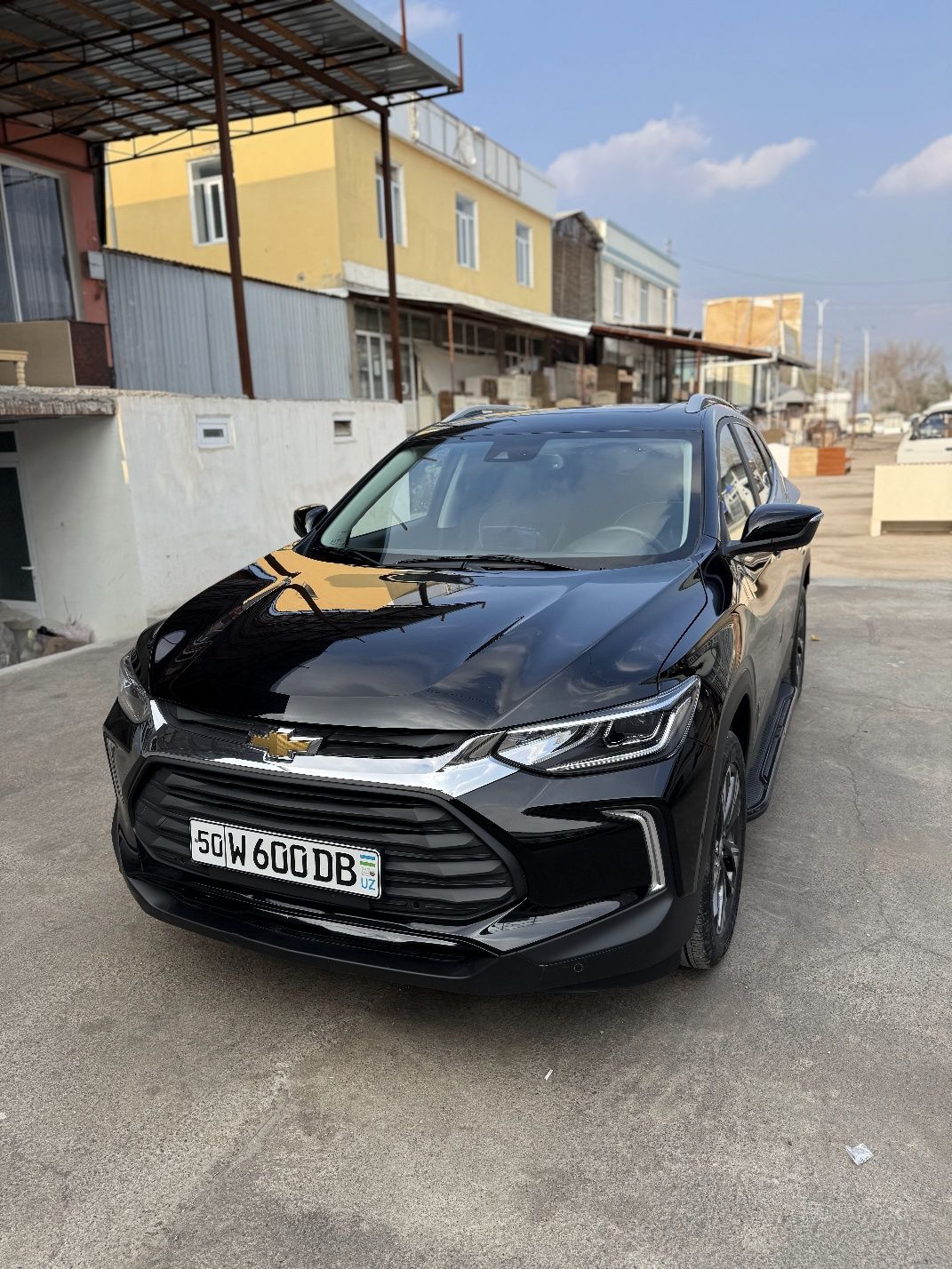 Tracker 2 premier sotiladi