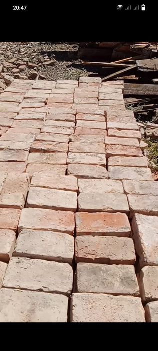 КРАСНЫЕ кирпичи.