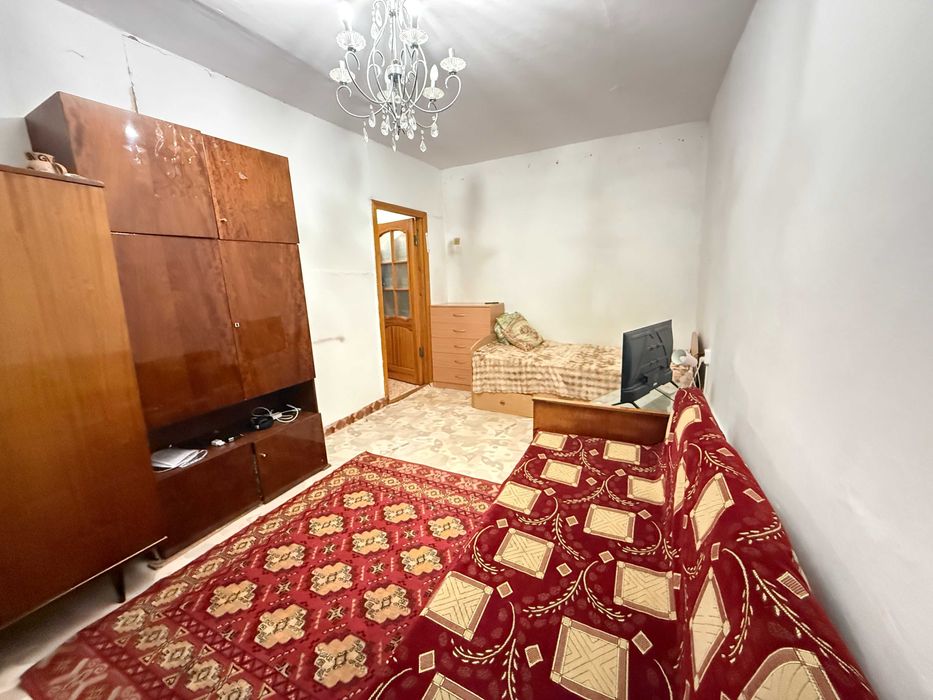 Продается 1-ком квартира  в кирпичном доме 17 мкр-н