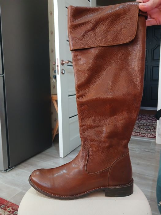 Крутые демисезонные сапоги фирмы FRYE