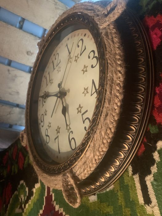 Ceas de perete personalizat