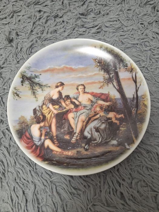 продаи посуду сервировочную или для дома