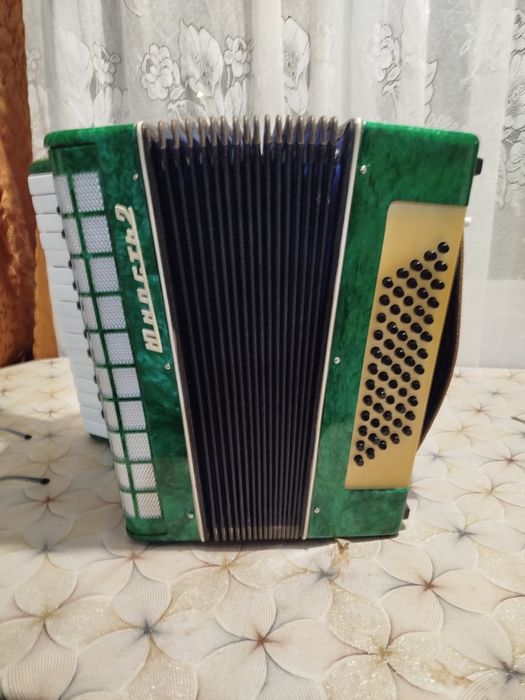 Акардиони в много добро състояние