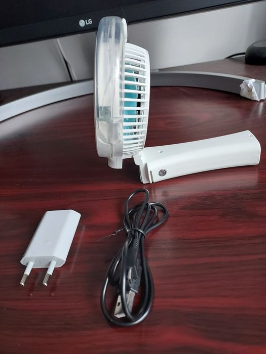 Ventilator de mana rgb cu acumulator