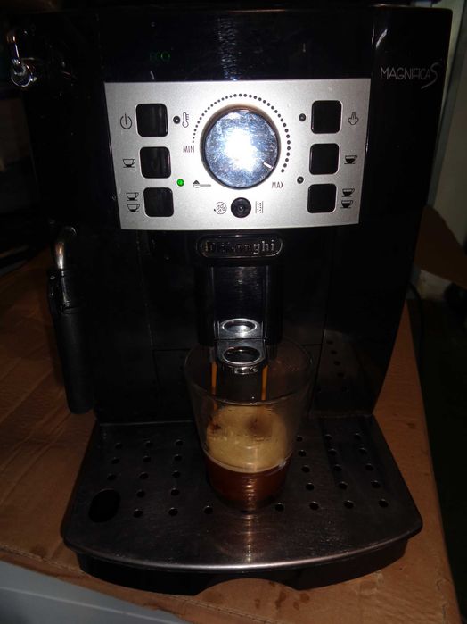 expresso DELONGHI Magnifica S si SIEMENS