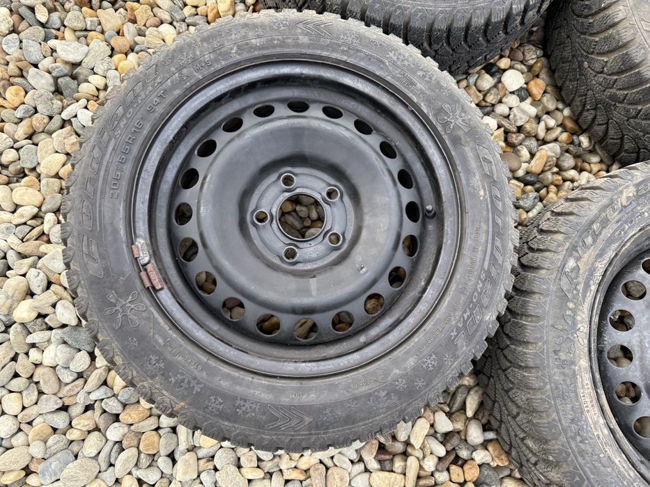 Set jante R16 cu anvelope iarnă 205/55/16 Hyundai Kona