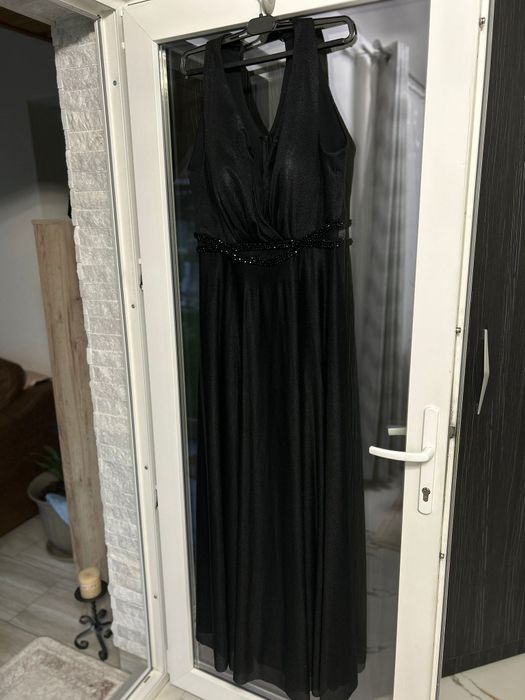 Rochie de seara purtată doar câteva ore
