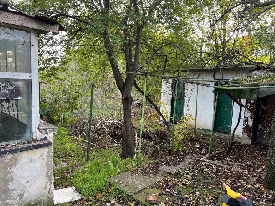 43,000 ЕВРО Камено Къща на 100м от Центъра със дворно място 650кв