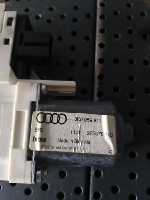 Motoras macara stanga fata skoda yeti 5l 8k0959811 1101965578100 966608100