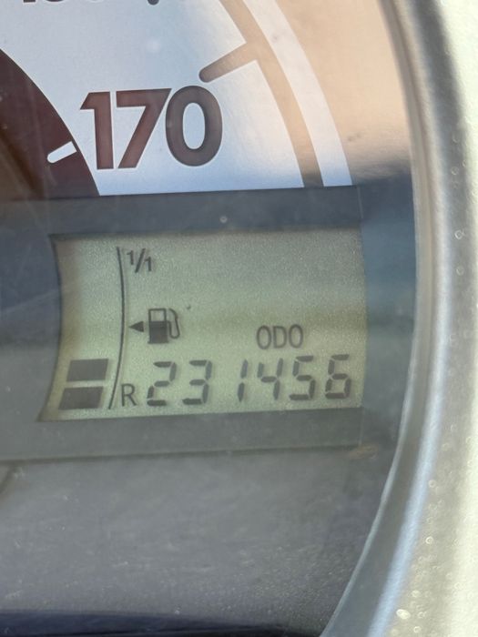 Продавам Toyota Aygo