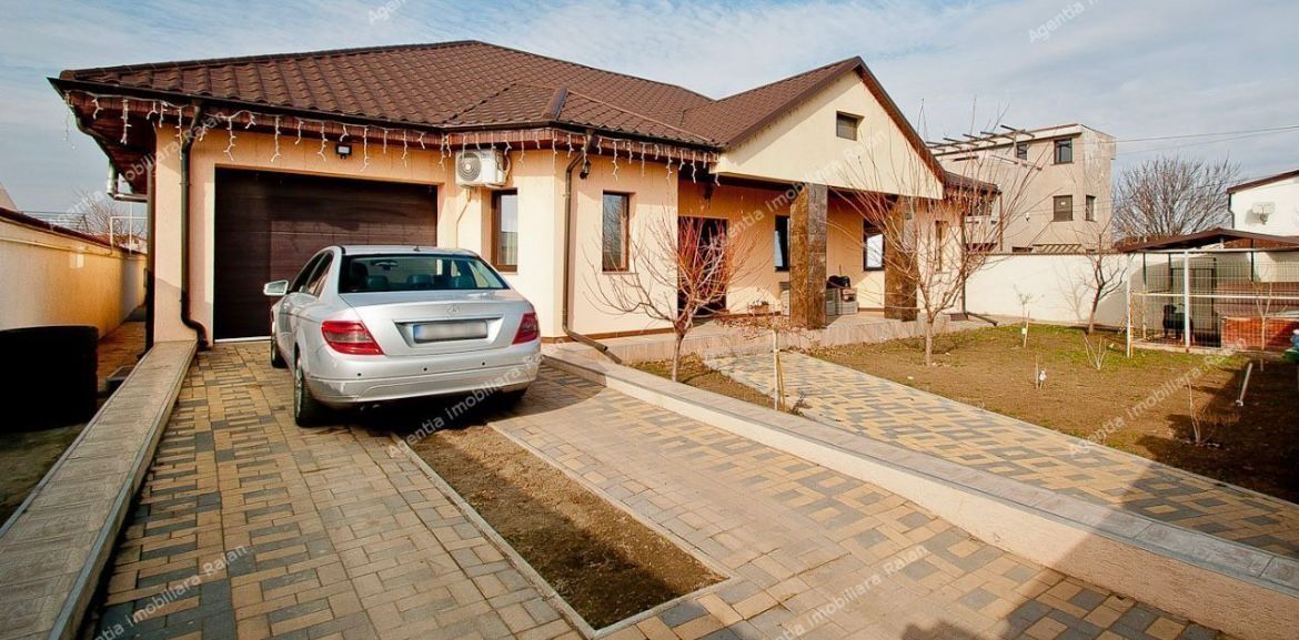 Vând casă sat costi