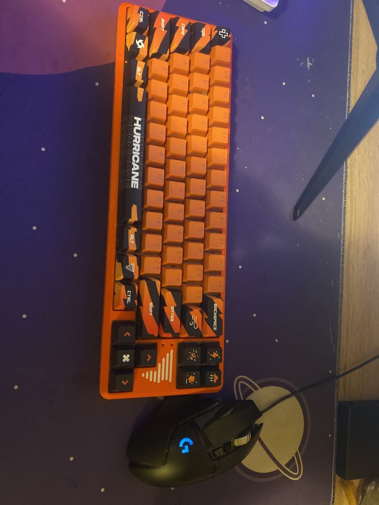 Vand tastatura,mouse si mousepad