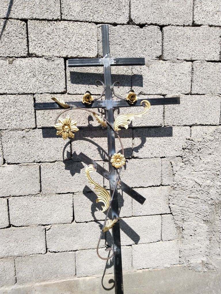Изготовление металлических могильных крестов , оградок