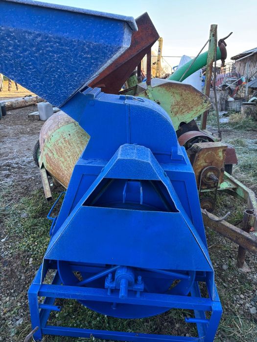 Mori cu ciocanele antrenate de tractor