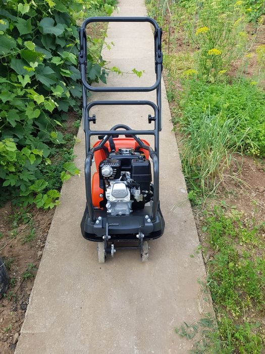 Husqvarna LF 75,placă vibrantă,compactoare,NOUĂ.