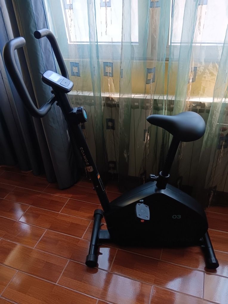 Bicicleta fitness ESSENTIAL