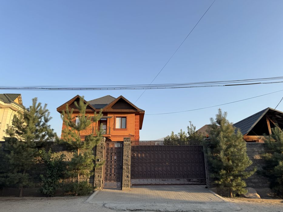 Продается коттедж экологической чистом районе.