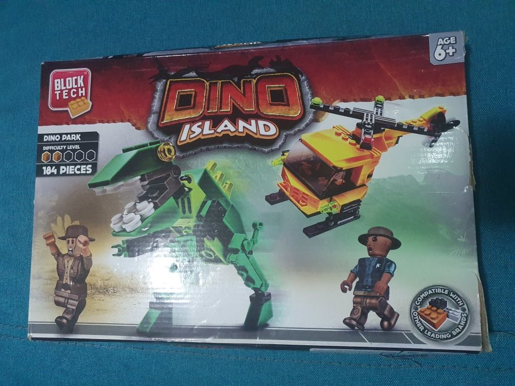 Joc tip lego de la Block Tech -Dino Island, Dinozaur + elicopter 184pc