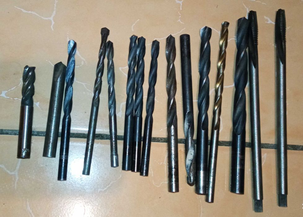 Сверла, кусачики, отвёртки, напильники, ключи советские