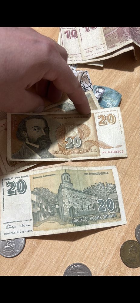 Vând bancnote românești ,italienești….