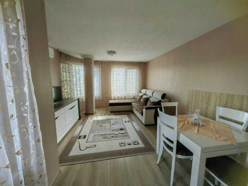 Слънчев и много уютен апартамент в Славейков!